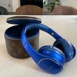 Louis Vuitton Case & Samsung Level Headphones